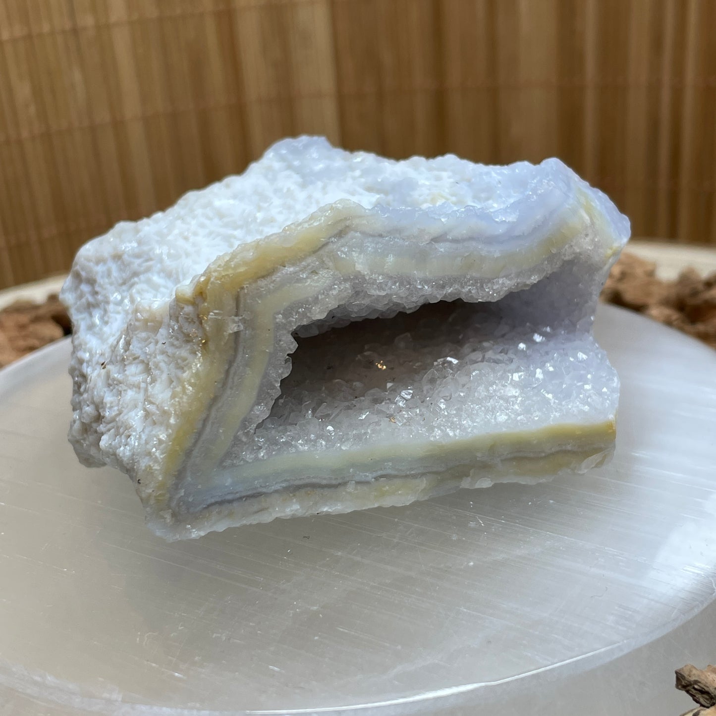 Blauwe Chalcedoon geode nr.1