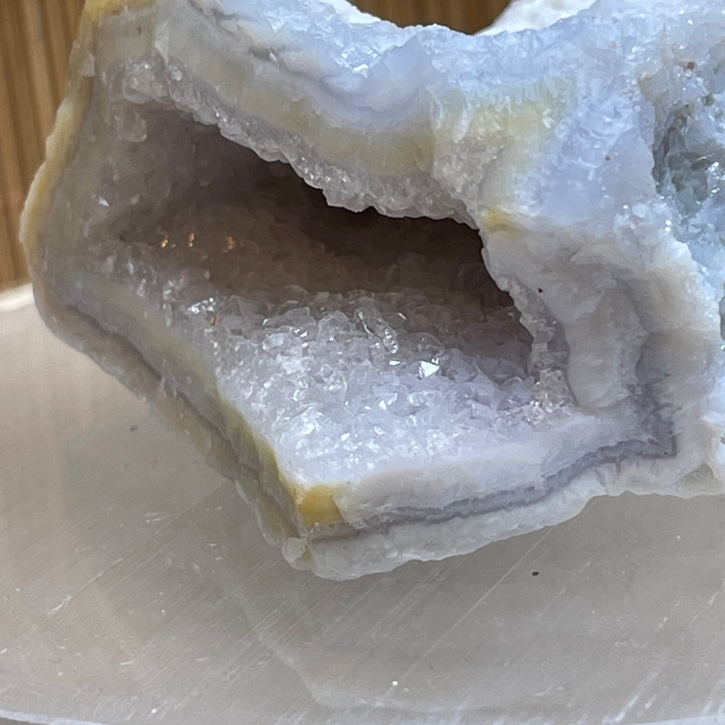 Blauwe Chalcedoon geode nr.1