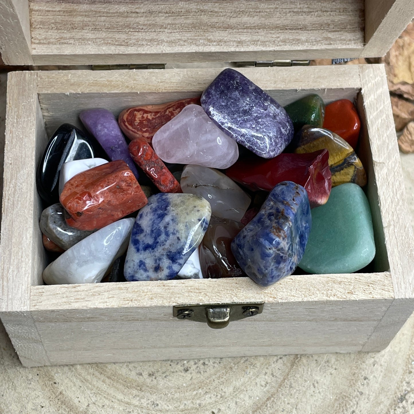 Schatkist vol edelstenen