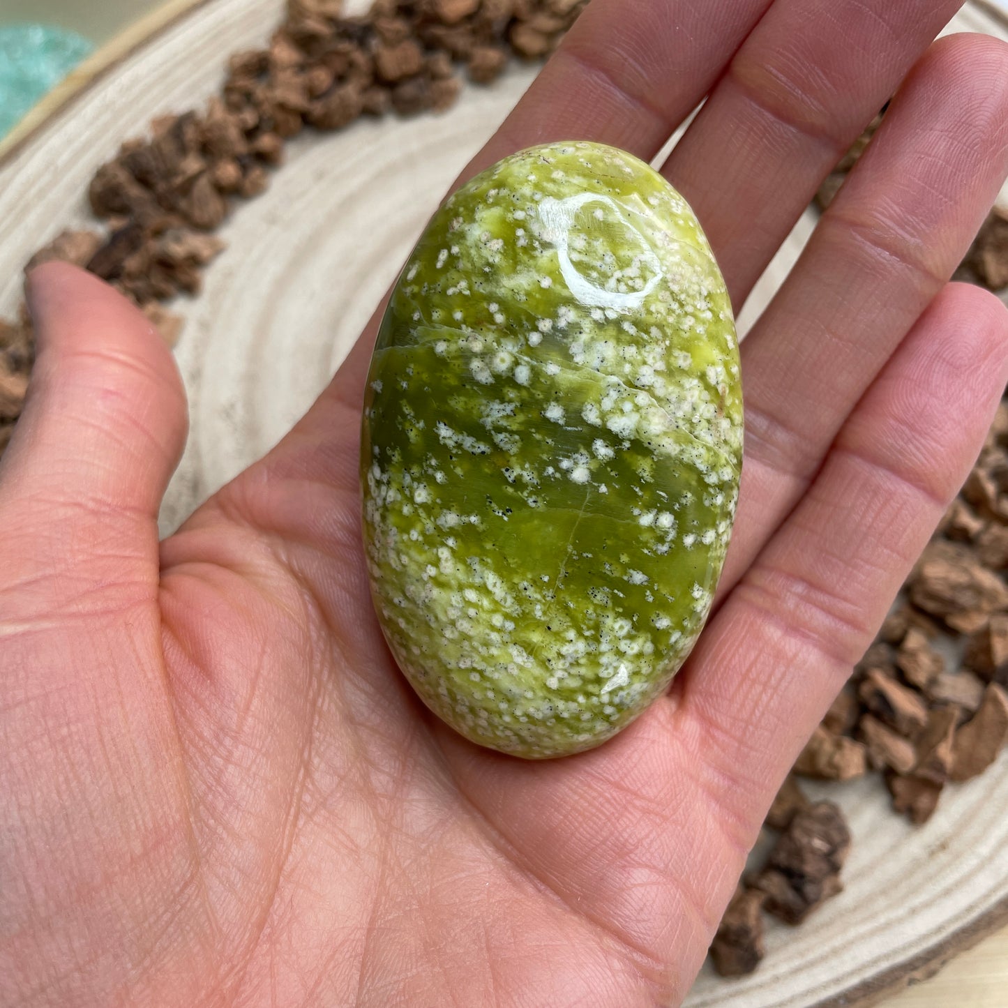 Serpentijn handsteen nr.2