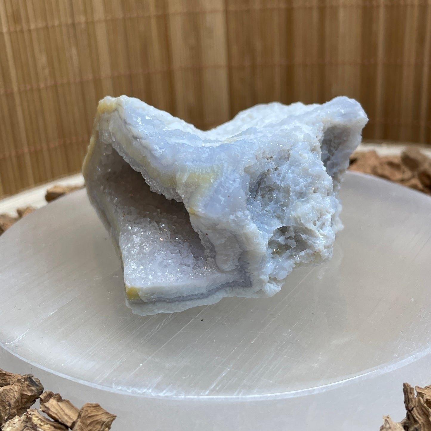 Blauwe Chalcedoon geode nr.1