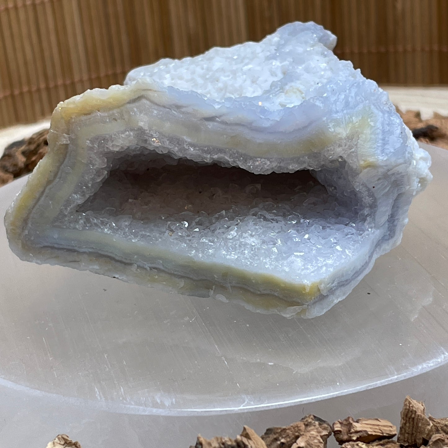 Blauwe Chalcedoon geode nr.1