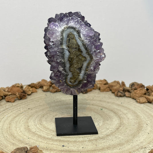 Amethist op standaard nr.6