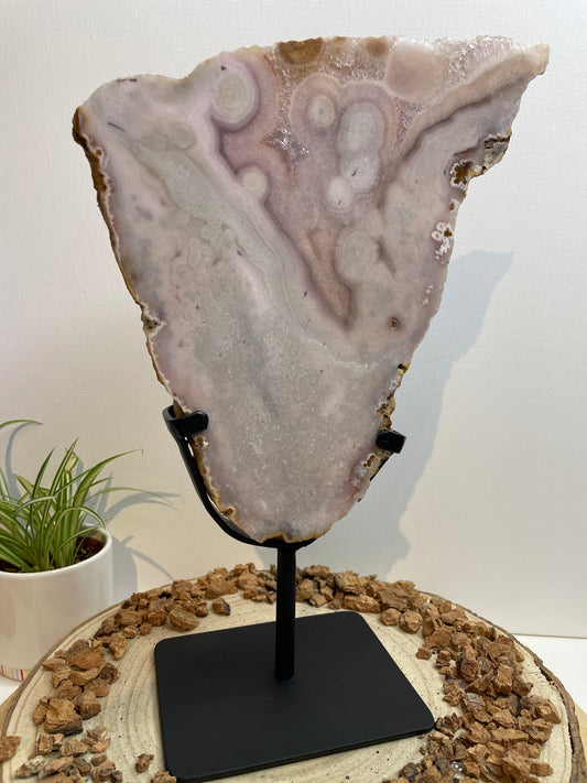 Roze Amethist op standaard nr.4