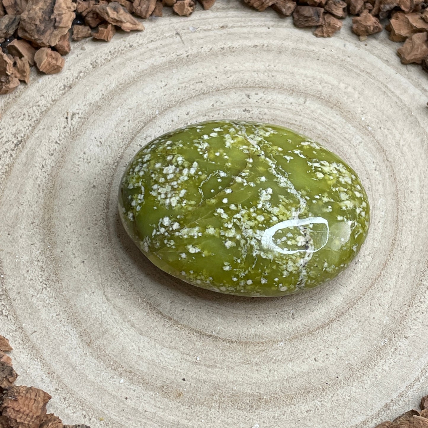 Serpentijn handsteen nr.1