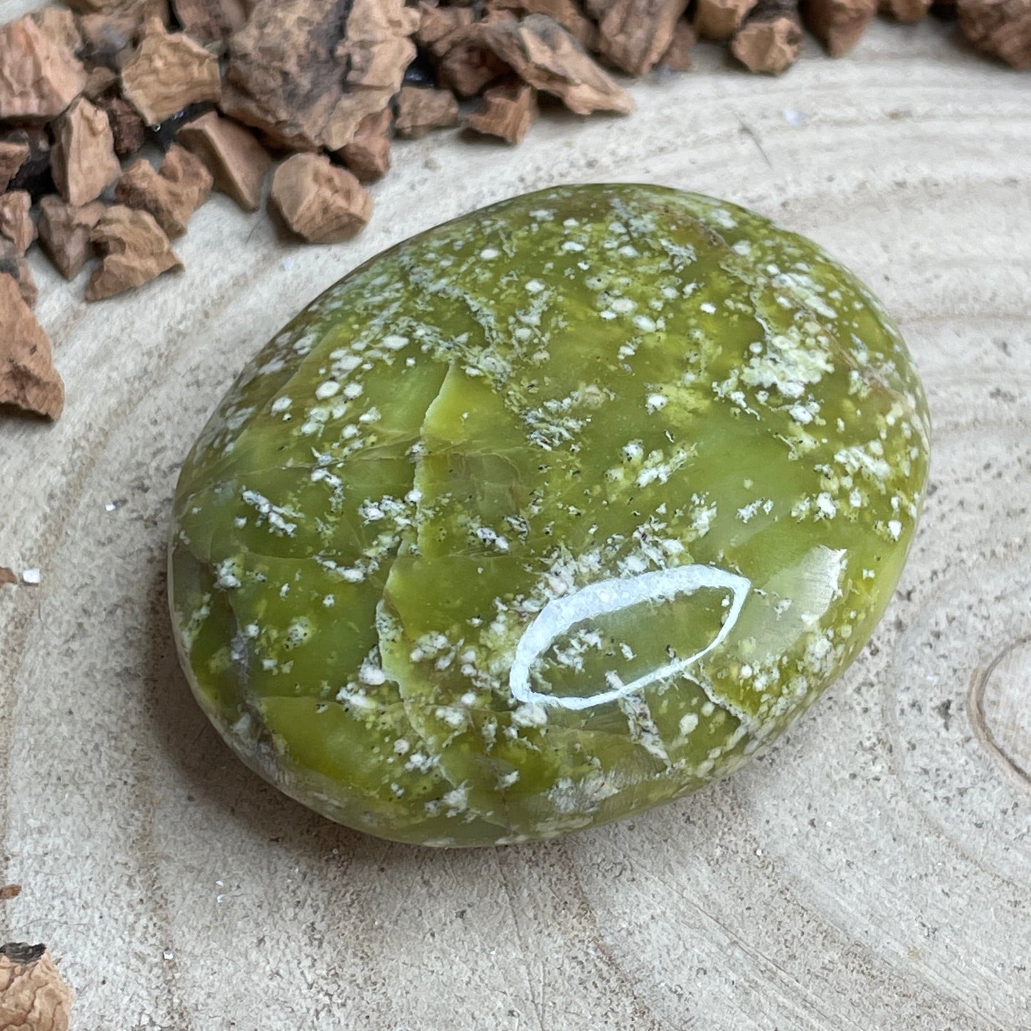 Serpentijn handsteen nr.1