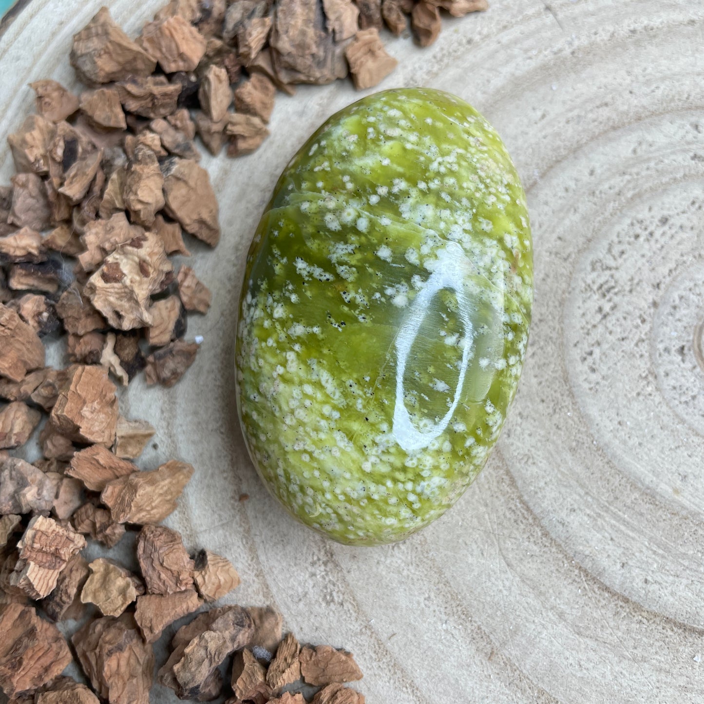 Serpentijn handsteen nr.2