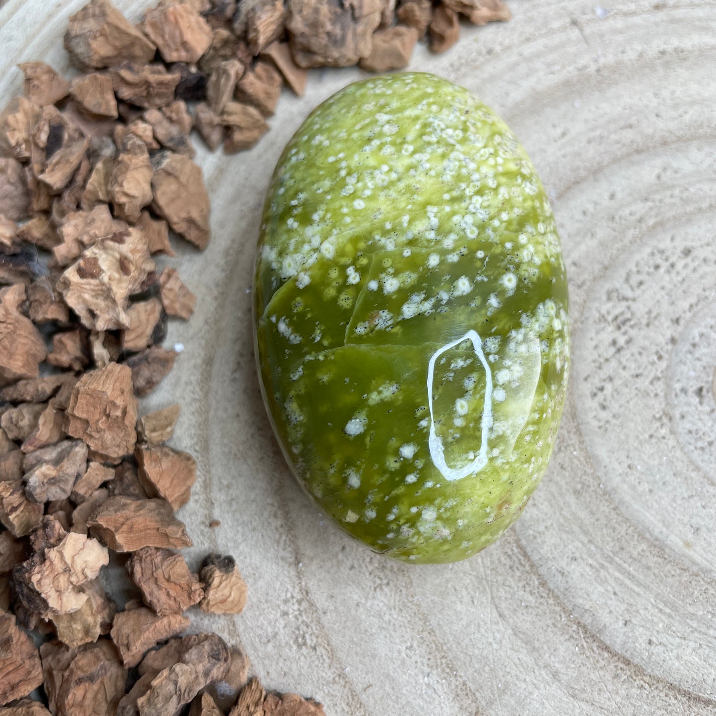 Serpentijn handsteen nr.2