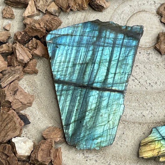 Labradoriet ruw/gepolijst nr.2