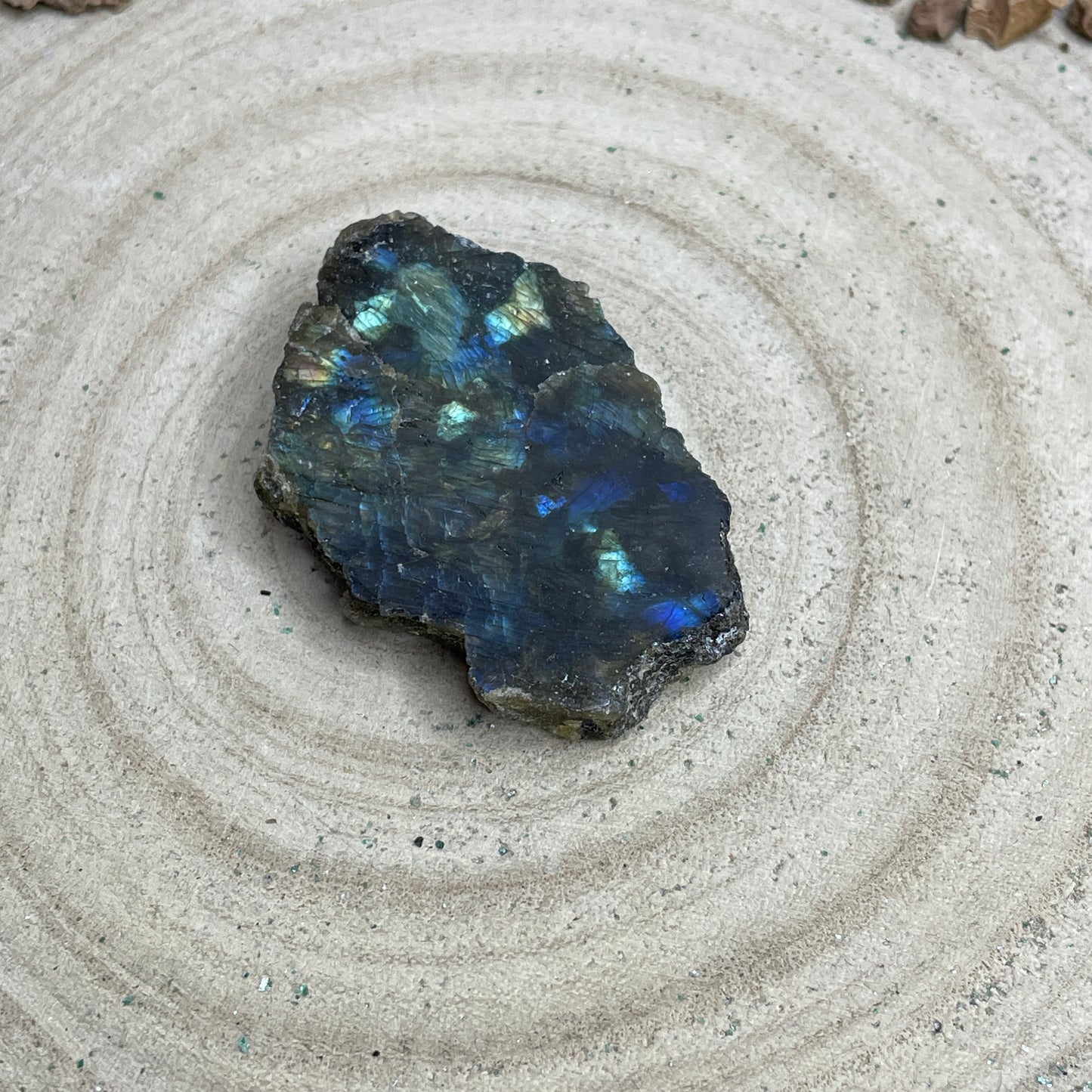 Labradoriet ruw/gepolijst nr.8