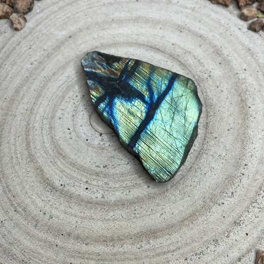 Labradoriet ruw/gepolijst nr.11