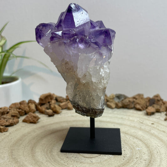 Amethist op standaard nr.7