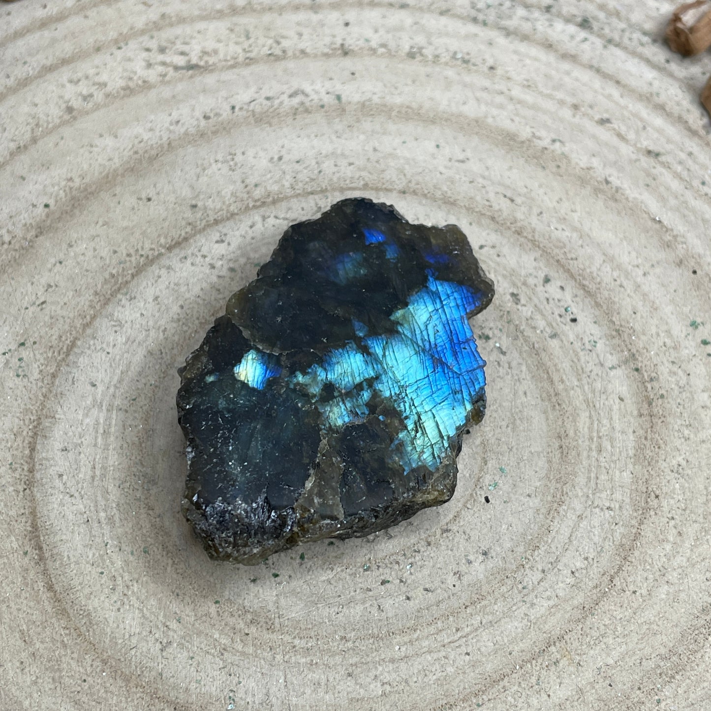 Labradoriet ruw/gepolijst nr.8