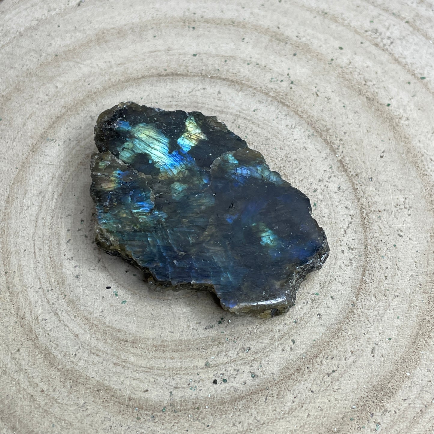 Labradoriet ruw/gepolijst nr.8