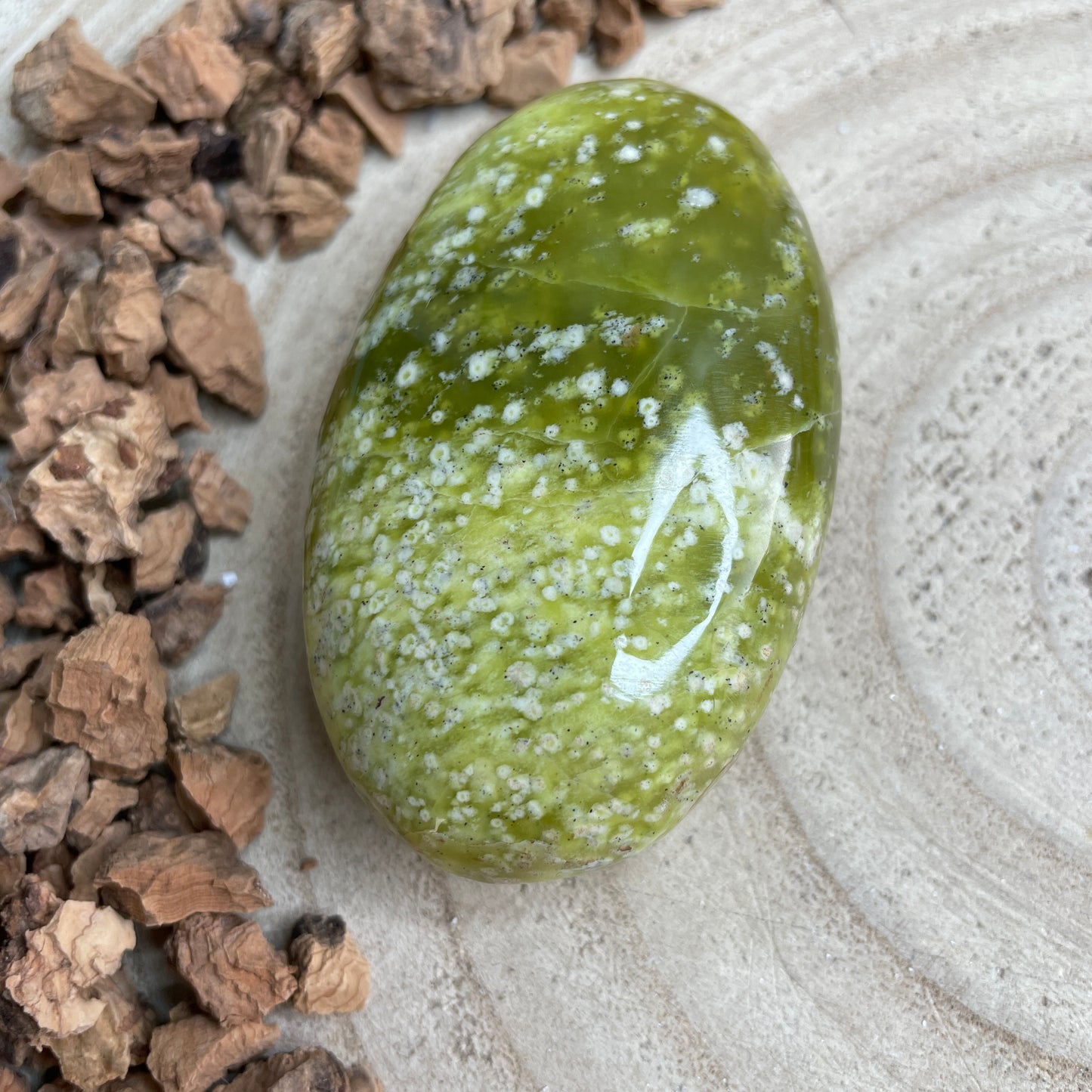 Serpentijn handsteen nr.2