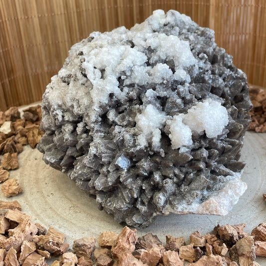 Dogtooth Calciet met witte Calciet - ruw stuk