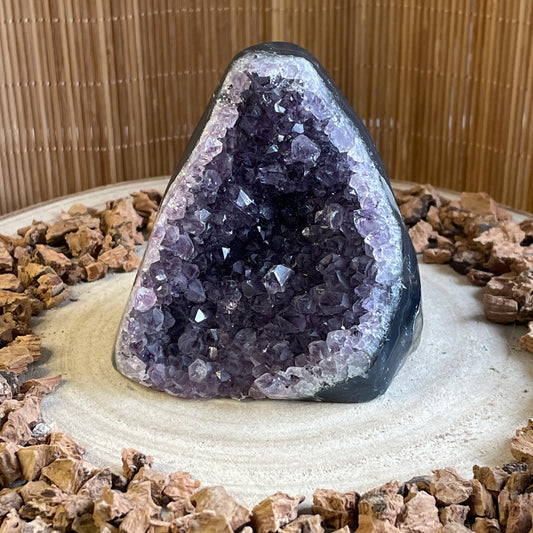 Amethist cut base