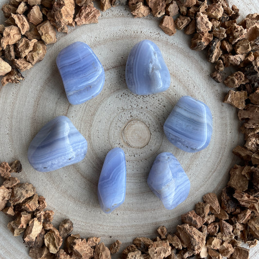 Blauwe Chalcedoon trommelsteen