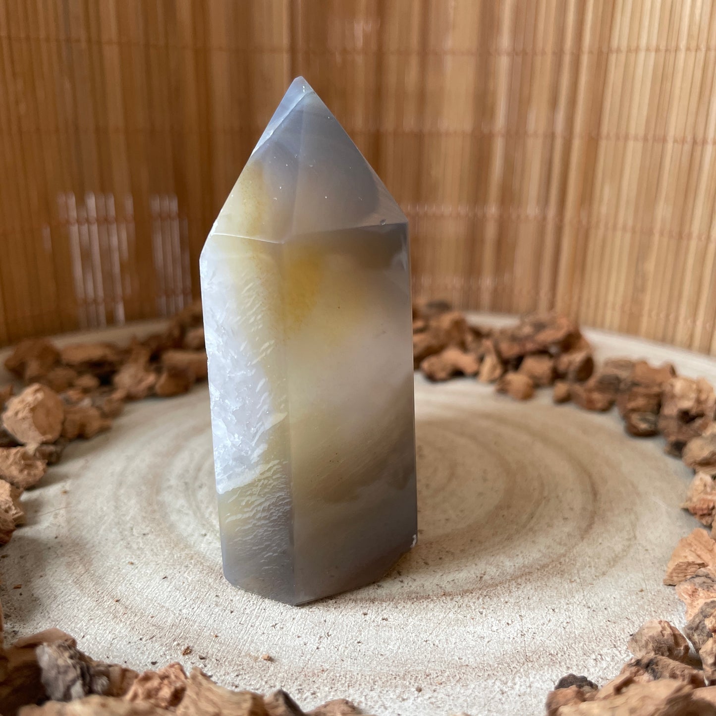 Agaat puntje met kristallen - 3